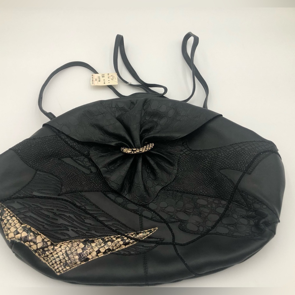 BAGS BY SYLVIA Vintage NWT Oval Snakeskin trim crossbody bag